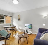 Comfy one-bedroom unit between city and airport - Hotel QLD