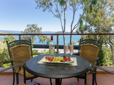 Compass Point - Hotel QLD 0
