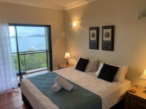 Compass Point 2 - Hotel QLD 3