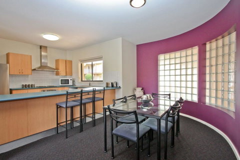 Cosmopolitan Apartments - Hotel QLD 1