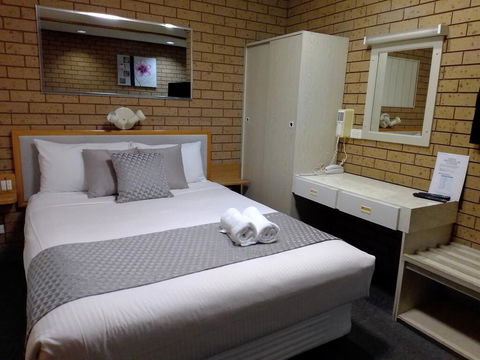 Country Home Motor Inn - Hotel QLD 0
