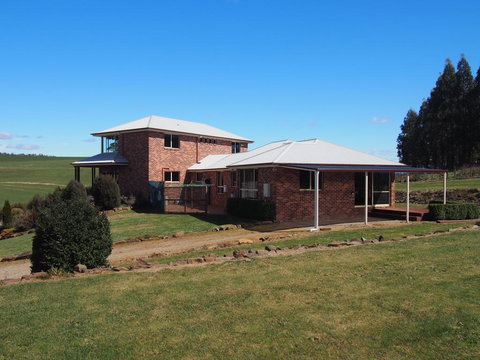 Country Meets Town - Hotel QLD 3