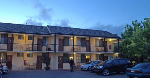 Country Plaza Motel - Hotel QLD 1