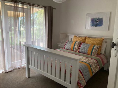 Country Retreat - Hotel QLD 2