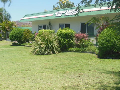 Country Road Motel - Hotel QLD 3