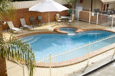 Courtyard Motor Inn - Hotel QLD 1