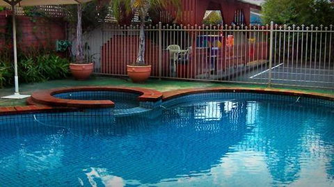 Courtyard Motor Inn - Hotel QLD 3