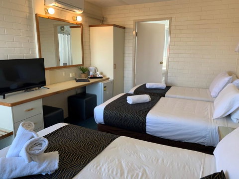 Crest Motor Inn - Hotel QLD 3