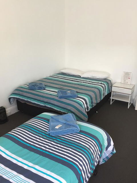 Crown Inn Hotel - Hotel QLD 0