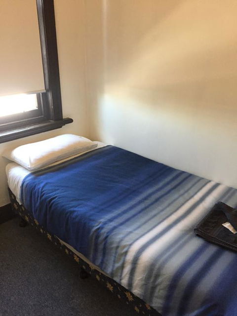 Crown Inn Hotel - Hotel QLD 3