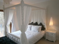 Darnell Bed  Breakfast