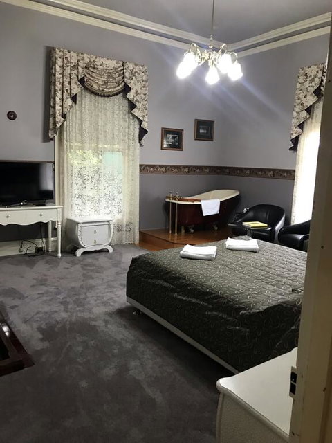 Daylesford Central Motor Inn - Hotel QLD 3