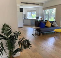 Delicate and Peaceful Bundoora Townhouse 20-R3