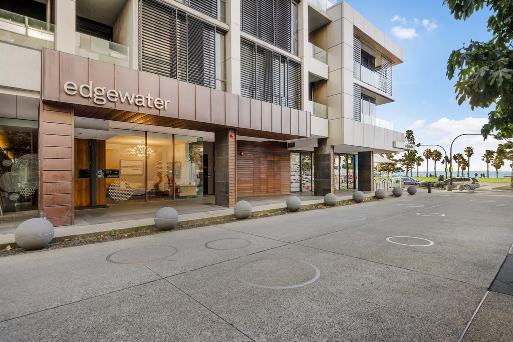 Geelong VIC Hotel QLD