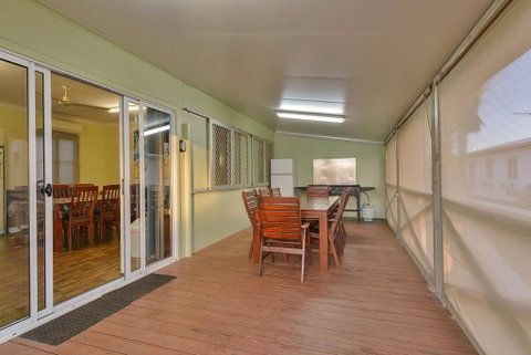 Exmouth Villas Unit 30 - Large Undercover Deck For Entertaining - Hotel QLD 1