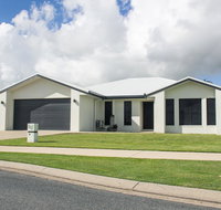 Family Friendly Holiday Home - Hotel QLD