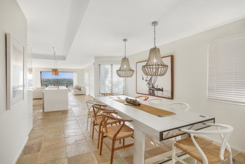 Family House With BBQ Deck, Water View And Parking - Hotel QLD 3