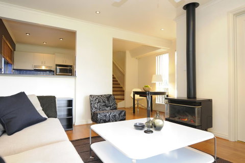 Feathers Serviced Townhouse - Hotel QLD 1