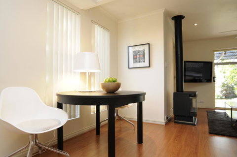 Feathers Serviced Townhouse - Hotel QLD 2