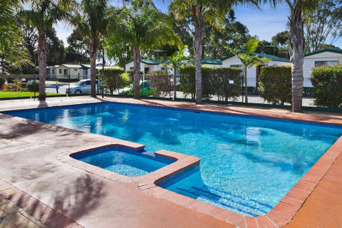 Frankston Holiday Park And Sandhurst Motel - Hotel QLD 0