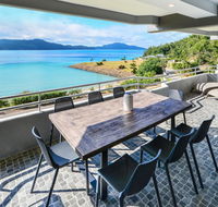 Fully Renovated Frangipani Beach Front Apartments - Hotel QLD