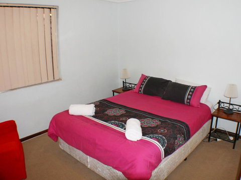 Geraldton Holiday Unit - Hotel QLD 2