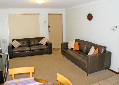 Geraldton Holiday Unit - Hotel QLD 1