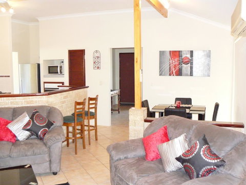 Geraldton Luxury Retreat 2 - Hotel QLD 1