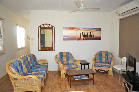 Getaway Villas Unit 3 - 3 Bedroom Self-Contained Villa With A Deck - Hotel QLD 2