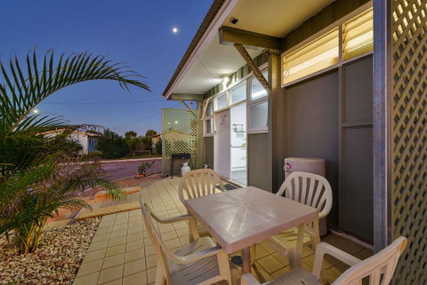 Getaway Villas Unit 38-10 - 2 Bedroom Self-Contained Accommodation - Hotel QLD 1