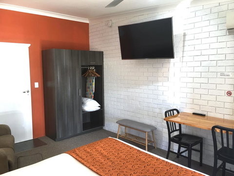 Gin Gin Village Motor Inn Motel - Hotel QLD 2