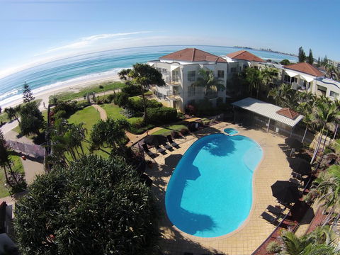 Golden Riviera Absolute Beachfront Resort - Hotel QLD 0
