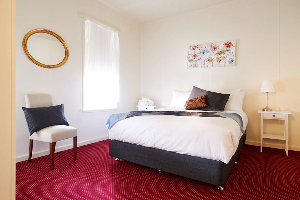 Murrindindi VIC Hotel QLD