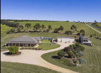 Book Bannockburn Accommodation Vacations Hotel QLD Hotel QLD