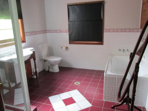 Henry's Cottage - Hotel QLD 2