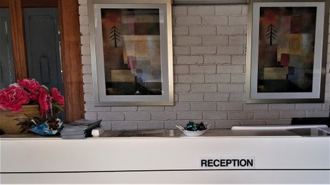 Hibiscus Lakeside Motel - Hotel QLD 1