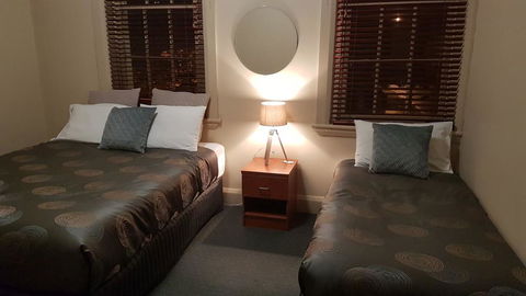Highlands Hotel - Hotel QLD 1