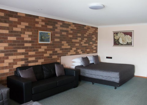 Highway Inn Motel - Hotel QLD 0