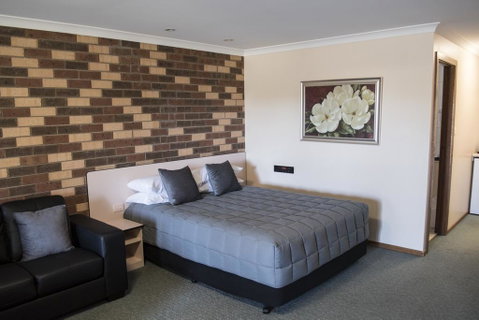 Highway Inn Motel - Hotel QLD 1