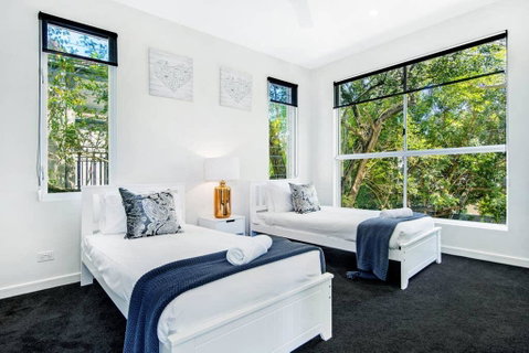 HOLIDAY HOME - 6 BEDROOMS CLOSE TO TOWN - Hotel QLD 1