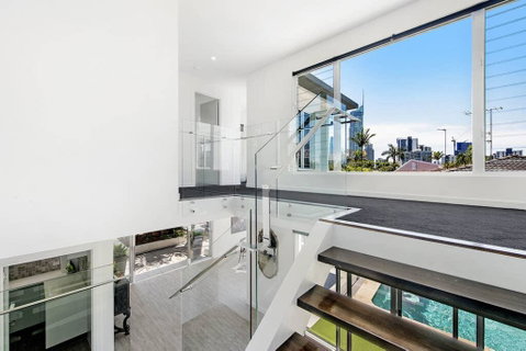 HOLIDAY HOME - 6 BEDROOMS CLOSE TO TOWN - Hotel QLD 2