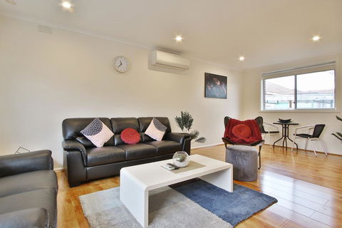 Ivy Units Glen Waverley - Hotel QLD 2