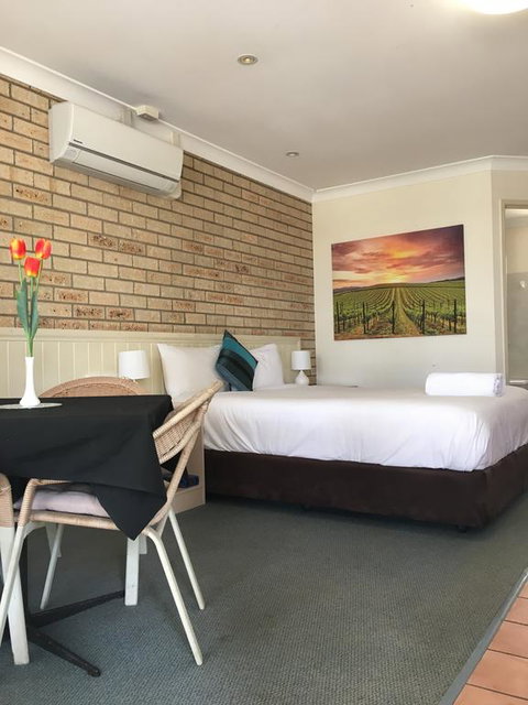 Jolly Swagman Motor Inn - Hotel QLD 3