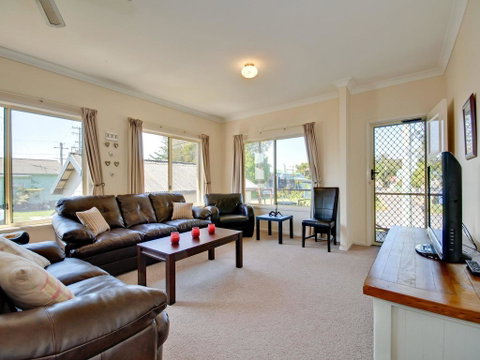 Just 4 Fun - Hotel QLD 3