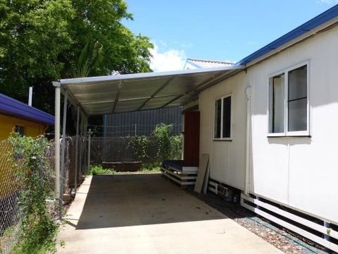 Kenny's Cabin - Hotel QLD 0