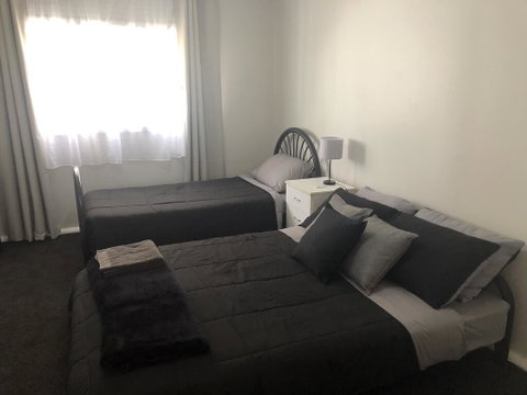 King Of The Cross - Work, Holiday Or Stop Overs - Hotel QLD 3