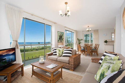 King Tide - Hotel QLD 2