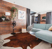 Kirra Hill Coolangatta Renovated Apt w Beach Views - Hotel QLD