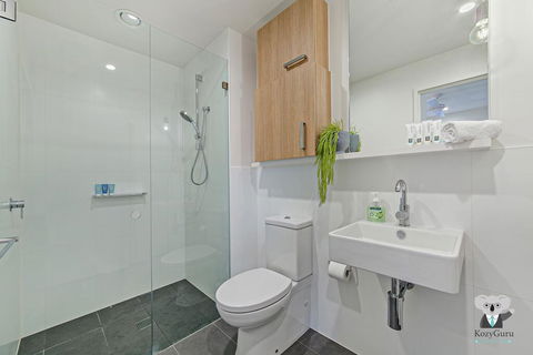 KOZYGURU WOLLI CREEK KOZY 1 BED APT SYDNEY AIRPORT & SYDNEY CBD NWC020 - Hotel QLD 2