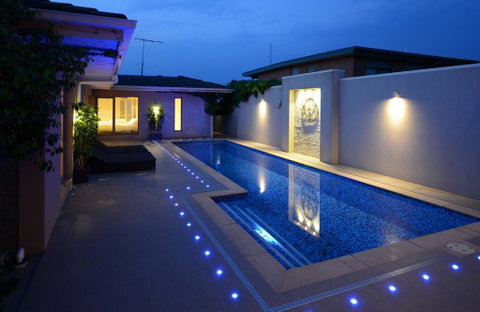 Kraimorie Large Family Beach House With Pool, Superb Water Views, Pool, And Games Room - Hotel QLD 0